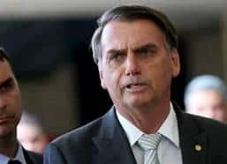 Bolsonaro quer emplacar projeto que muda ICMS sobre combustíveis
