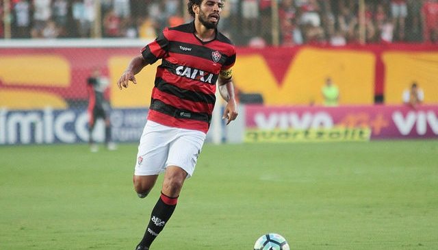 Rodrigo foca nos trabalhos táticos e bolas paradas, com retorno de jogadores,