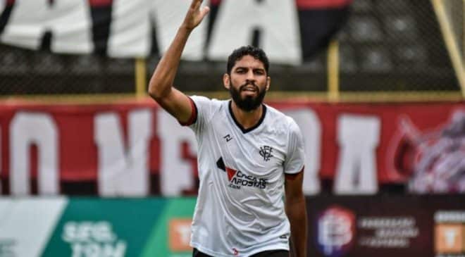 Com retorno de Wallace, Vitória segue preparação para estreia na Série B