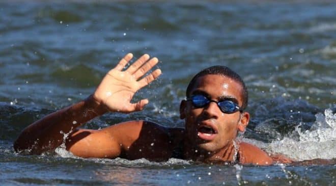 Nadador Allan do Carmo viaja, com apoio da Sudesb, para disputa de prova internacional