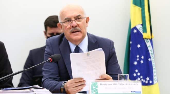 Ministro Milton Ribeiro pede desculpas após dizer que há crianças com grau de deficiência em que é ‘impossível a convivência’