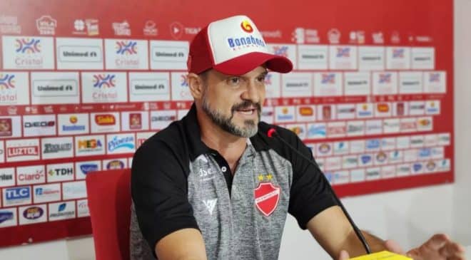 Wagner Lopes é novo treinador do Vitoria
