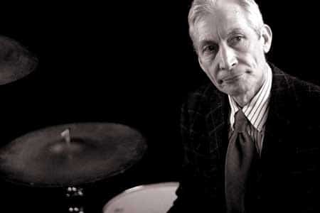 Nossa homenagem ao saudoso Charlie Watts, baterista dos Rolling Stones num vídeo que ele apaudido em São Paulo por mais de um minuto…