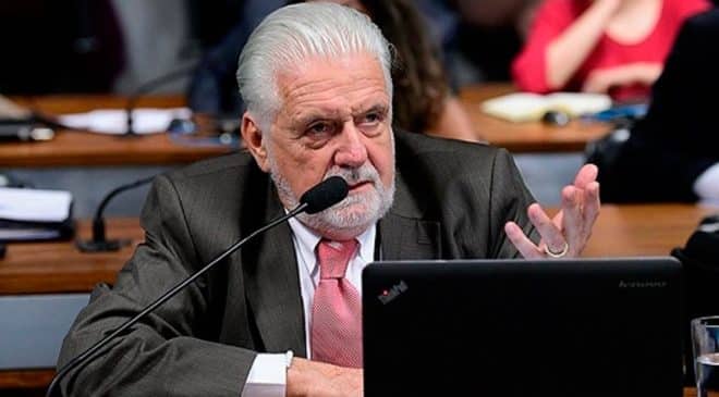 Favor Politico. Wagner alerta parlamentares que aceitam emendas de Bolsonaro