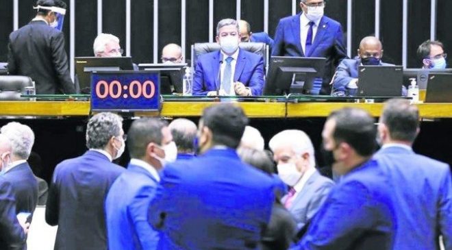 Deputados derrubam voto impresso