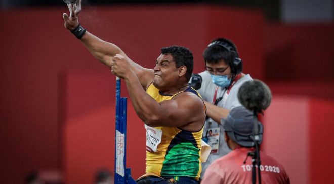 Wallace Santos é ouro, com recorde mundial no arremesso de peso