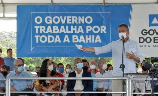 Em inauguração de quadra poliesportiva, Rui anuncia mais de R$ 14 milhões em investimentos