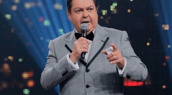 Com bailarinas, Faustão retorna à Band e anuncia o horário e os dias da nova atração