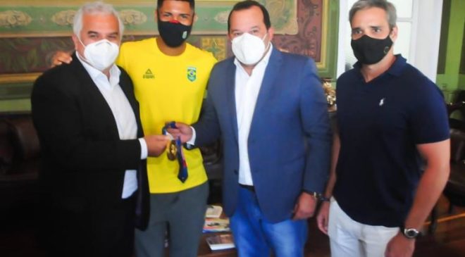 CMS concede Medalha Thomé de Souza ao boxeador Hebert Conceição