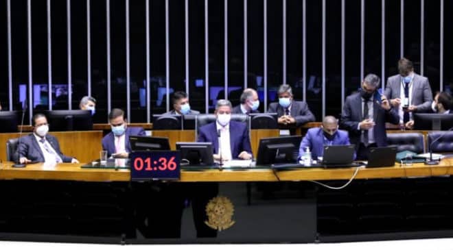 Câmara aprova texto-base do novo Código Eleitoral; quarentena fica de fora