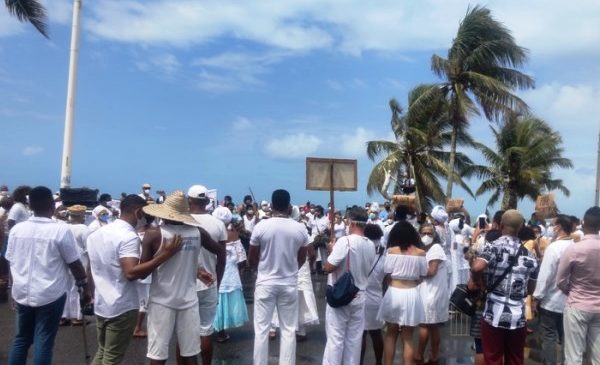 Movimentos sociais e religiosos realizam caminhada em defesa da Lagoa do Abaeté