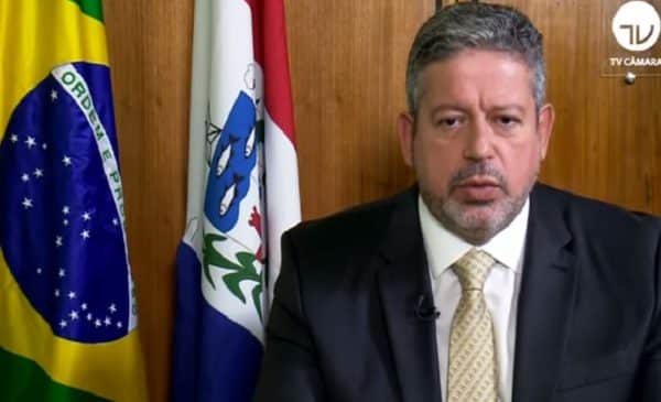 Em pronunciamento, Lira diz que Constituição não será rasgada