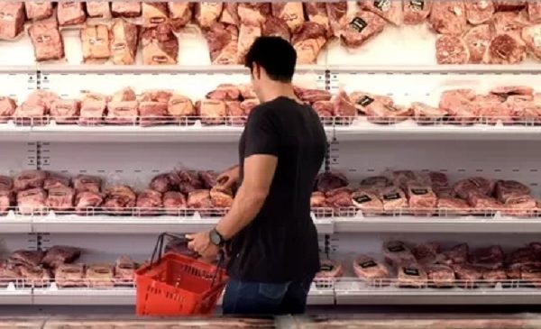 Combustível, energia e carne são os itens que mais pesam no bolso