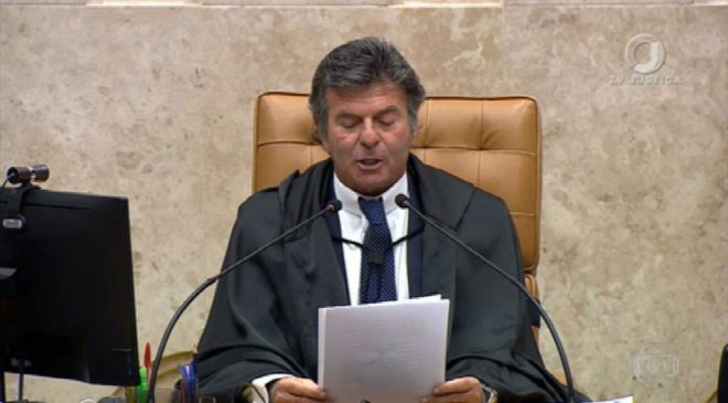 Fux critica “falsos profetas do patriotismo” e aponta “crime de responsabilidade” após atos