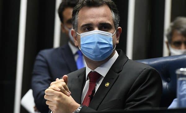 Pacheco ressalta existência de crise institucional, mas diz que confia em Bolsonaro