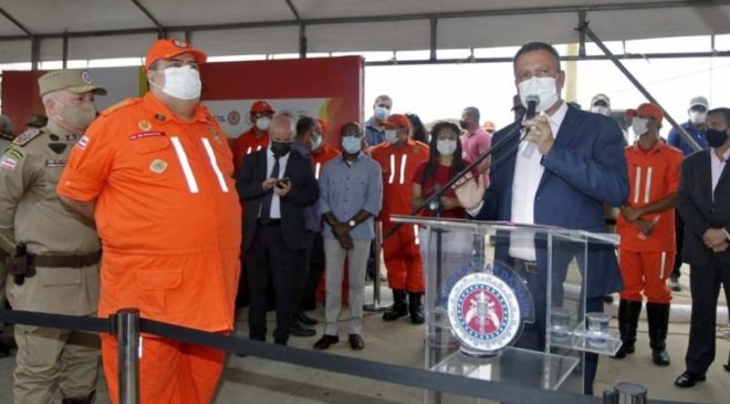 Rui lança Operação Verão da SSP e entrega viaturas para Polícia Civil