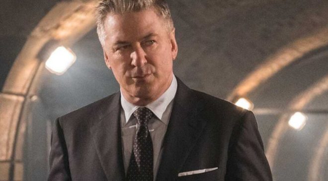 Alec Baldwin decide cancelar outros projetos após morte em set de filmagem