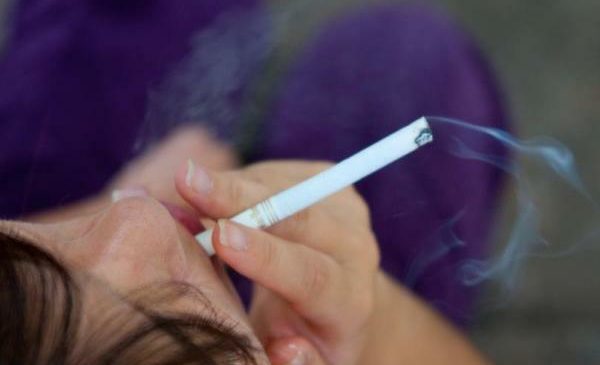 Covid-19: Estudo revela que fumar aumenta em 80% chances de internação