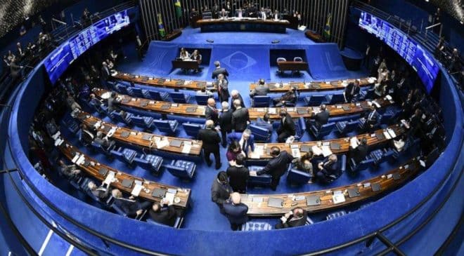 Senadores ameaçam boicotar votações enquanto a CCJ não sabatinar Mendonça