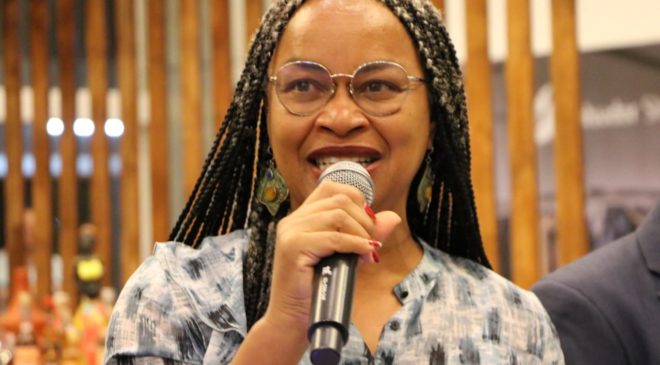 Deputada Olivia Santana, diz que intimação a professora  do Thales de Azevedo, é “efeito do bolsonarismo”