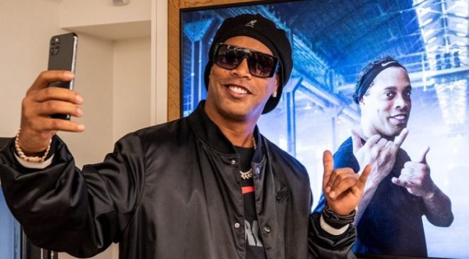 Ronaldinho terá sete dias para pagar pensão e evitar nova prisão