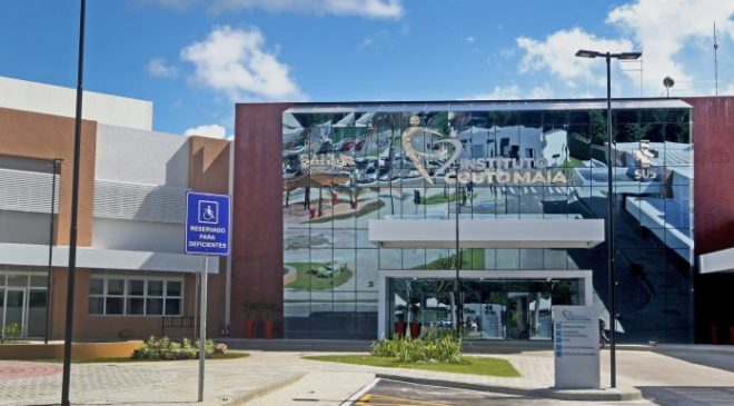 Em Salvador, o Couto Maia realiza vacinação contra Covid-19 para quem esteja com esquema incompleto