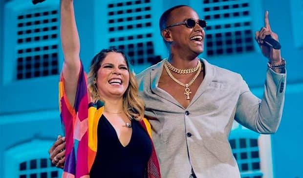 Nossa homenagem bem baiana, a cantora e compositora Marília Mendonça – Show ao  vivo com Léo Santana e Didá Banda em Salvador