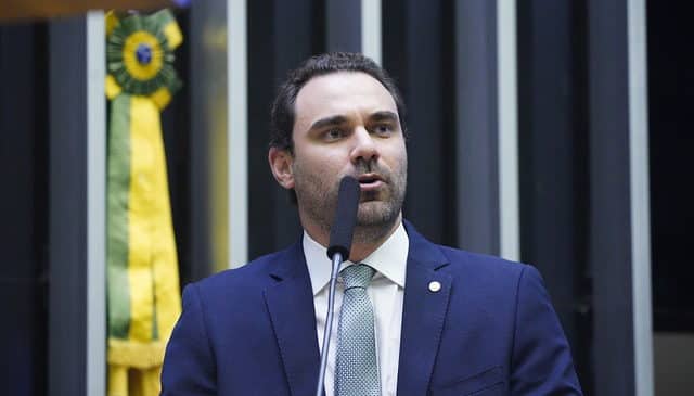 Adolfo Viana minimiza disputa interna no PSDB e diz que não existe divisão no partido