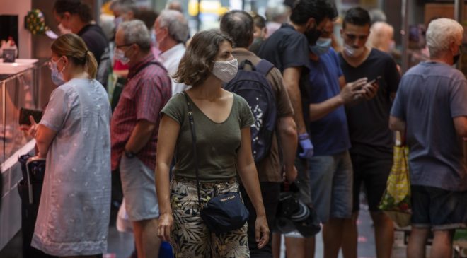 Querem carnaval, estádios lotados a Fiocruz Alerta: Onda de Covid-19 na Europa e na Ásia preocupa