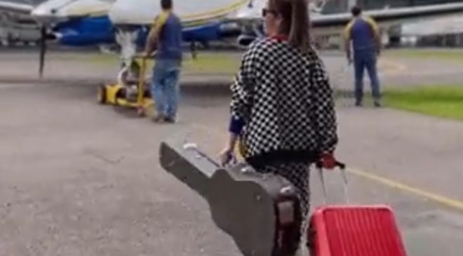 Avião com Marília Mendonça cai em MG, assessoria diz que a cantora foi resgatada com vida
