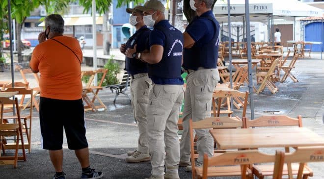 Salvador: Vigilância Sanitária notifica sete restaurantes