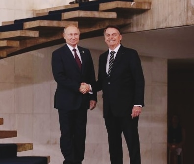 Putin convida Bolsonaro para ir à Rússia e elogia o Brasil
