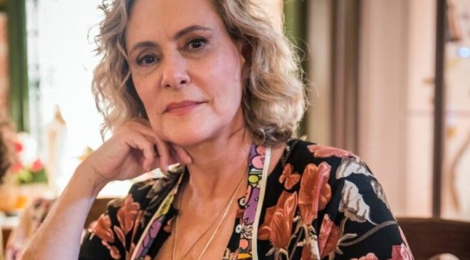 Elizabeth Savala recebe aviso de dispensa da Globo após 47 anos