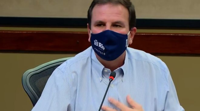 Rio segue SP e cancela Réveillon, com medo do Ômicron