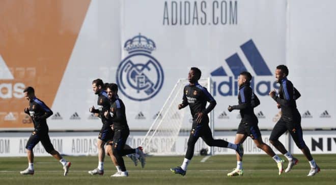 Surto de covid-19 cria problemas para o Real Madrid no Espanhol