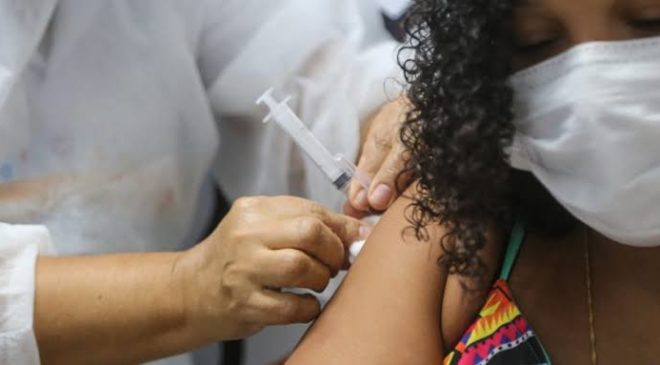 Em Salvador a Prefeitura retoma vacinação contra Covid-19 nesta segunda-feira