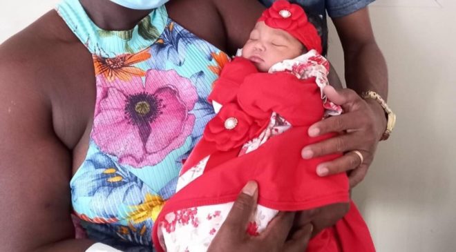 Maria Júlia é o nome do primeiro bebê nascido na Bahia em 2022