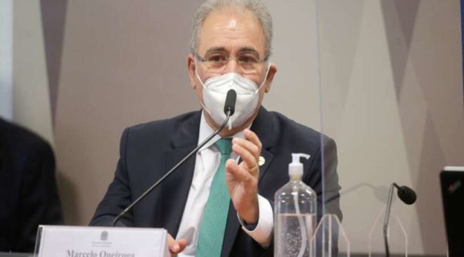 Covid: Ministério da Saúde deve desistir de cobrar autorização médica para vacinar crianças