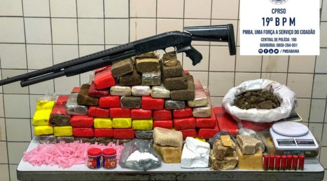 Motociclista é flagrado com mais de 50 kg de drogas