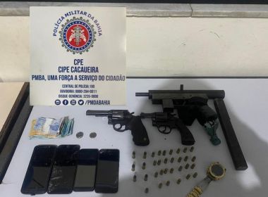 Ilhéus: Polícia prende quinteto com submetralhadora; homens são suspeitos de balear criança