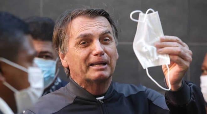 Bolsonaro dá entrada em hospital de SP na madrugada desta 2ª