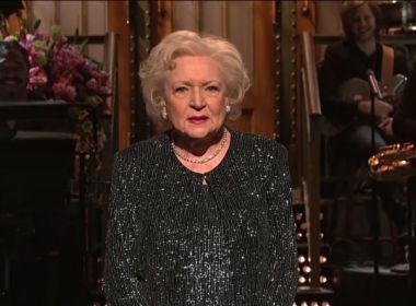 Agente revela causa da morte de Betty White e nega relação com vacina da Covid-19
