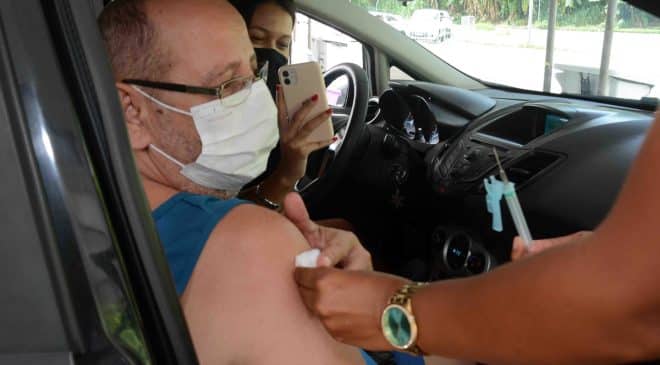 Covid-19: aplicação da 4ª dose para pacientes imunossuprimidos começa nesta sexta (28)