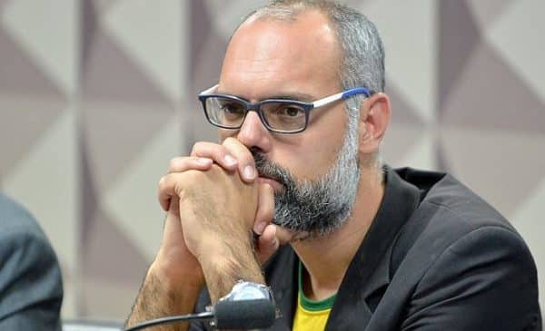 Foragido da Justiça brasileira, Allan dos Santos participa de conferência nos EUA