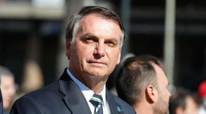 Bolsonaro promove autoteste de covid-19 após minimizar Ômicron e criticar vacinação infantil