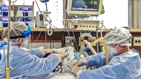 Casos de Síndrome Respiratória Aguda Grave aumentam 135% no Brasil