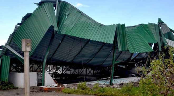 Parte de escola construída em aterro de lagoa desaba no sudoeste da Bahia