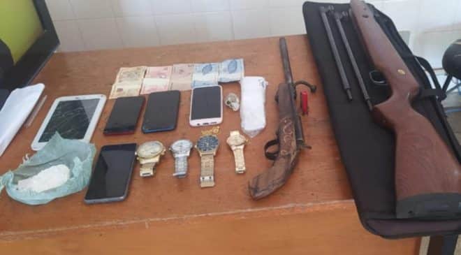 Polícia encontra seis espingardas em duas batidas no noroeste da Bahia