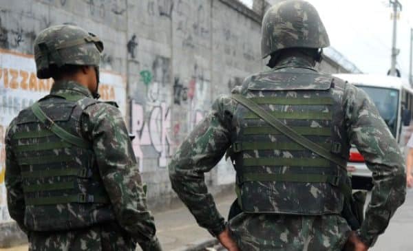 Sem imunização: 36 mil militares da FAB e do Exército não se vacinaram