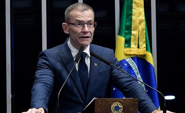 Senador Fabiano Contarato testa positivo para Covid-19